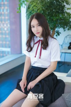 花木兰害羞的脱去所有服饰
